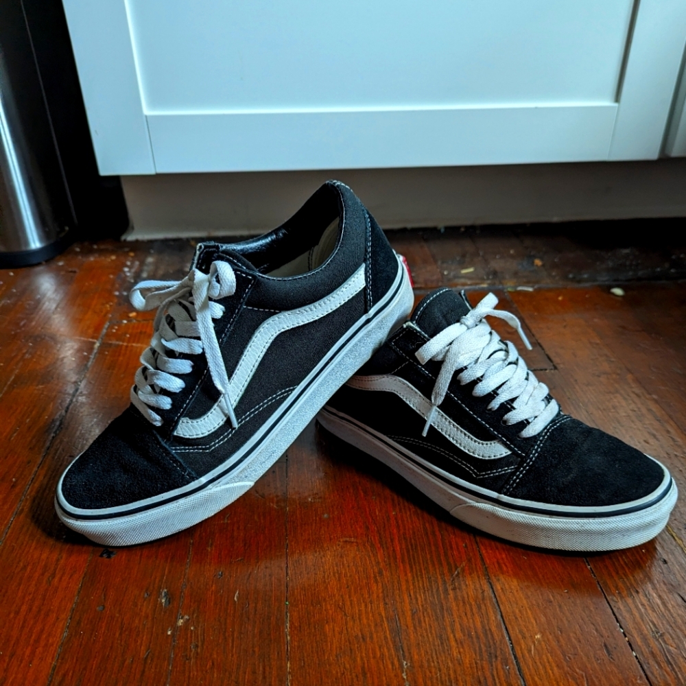 Classic Vans Black and White Size 8